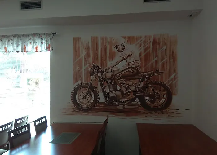 Penzion A Motobar Bravantice